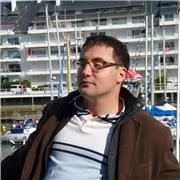Je suis quelqu'un qui sait s'y prendre avec les enfants. Vu que je parle l'Anglais ainsi que l'Espagnol couramment votre enfant progressera vite.